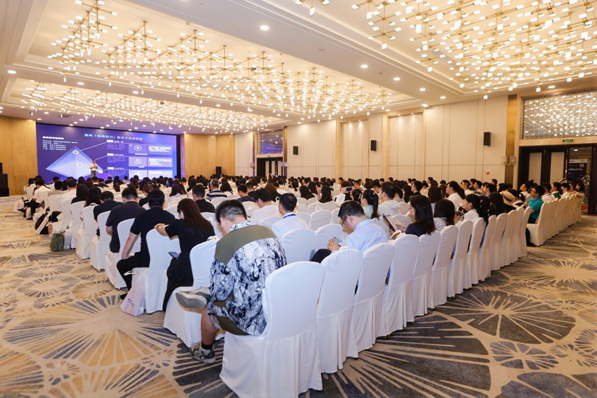 凯发一触即发集团受邀出席2024杭州人力资源管理大会，“AI+人力”创领行业未来